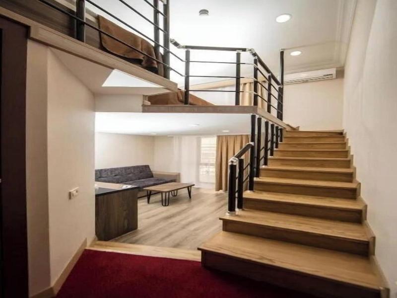 Passage Luxury Hotel Baku image