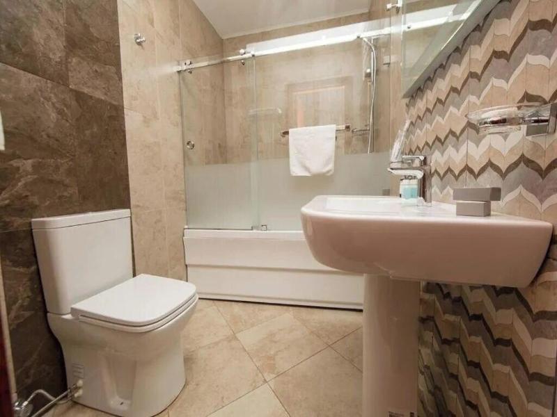Passage Luxury Hotel Baku image