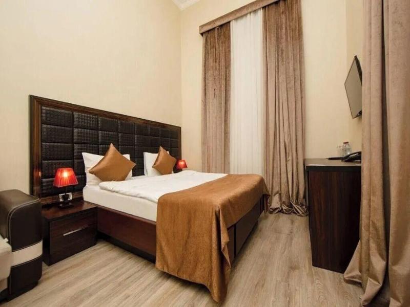Passage Luxury Hotel Baku image