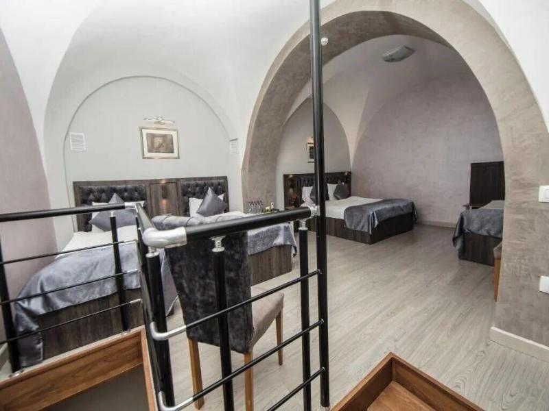 Passage Luxury Hotel Baku image