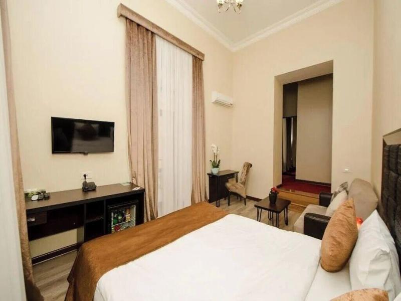 Passage Luxury Hotel Baku image