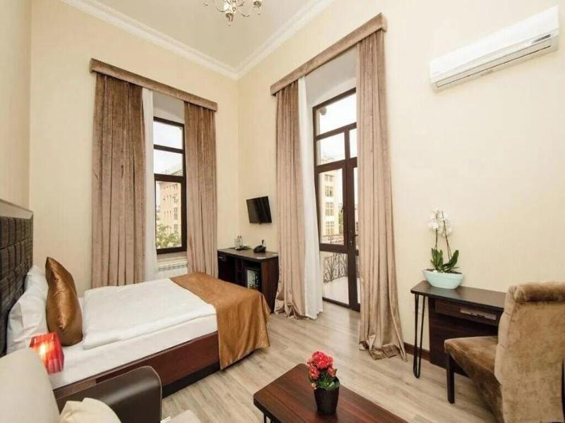 Passage Luxury Hotel Baku image