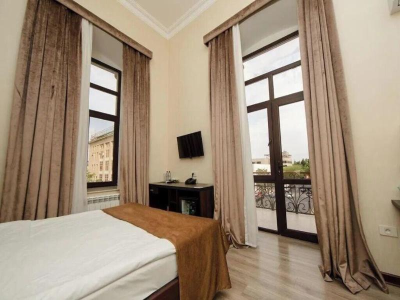 Passage Luxury Hotel Baku image