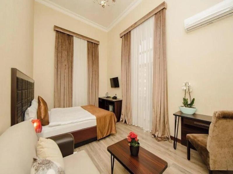Passage Luxury Hotel Baku image