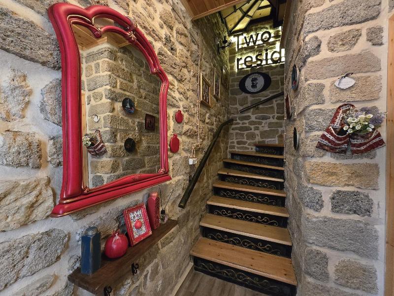 Old Rooms Hotel image