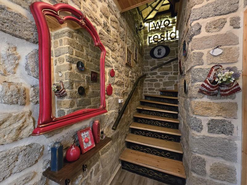 Old Rooms Hotel image