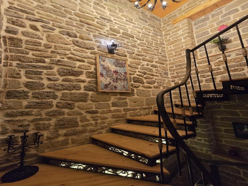 Old Rooms Hotel image