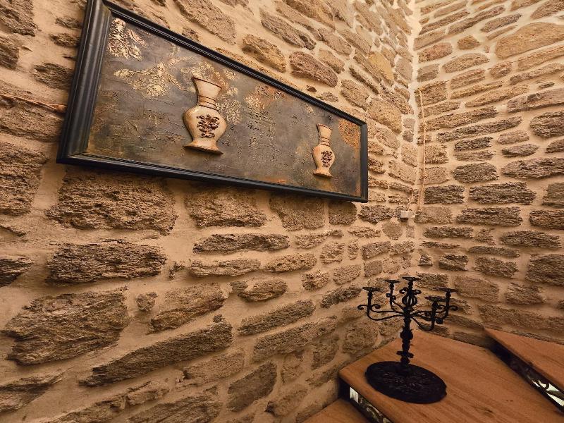 Old Rooms Hotel image