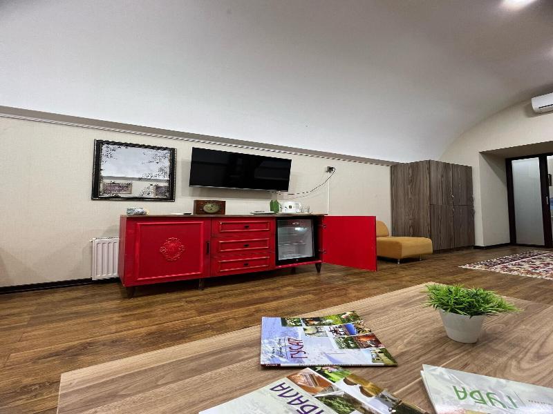 Old Rooms Hotel image