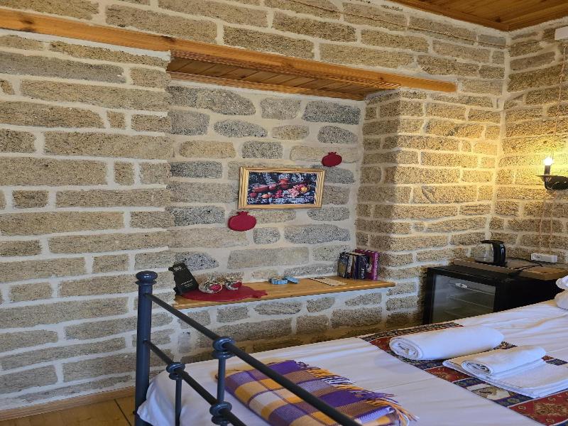 Old Rooms Hotel image