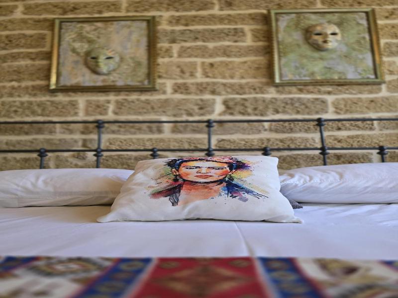 Old Rooms Hotel image