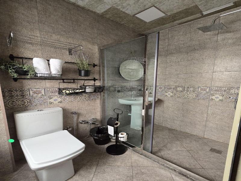 Old Rooms Hotel image