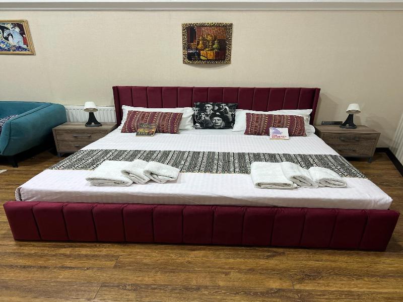 Old Rooms Hotel image