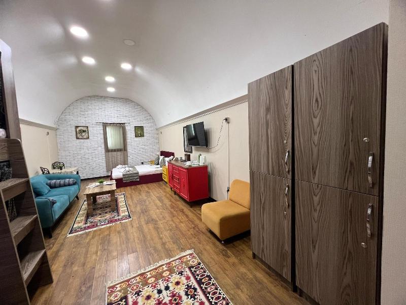 Old Rooms Hotel image