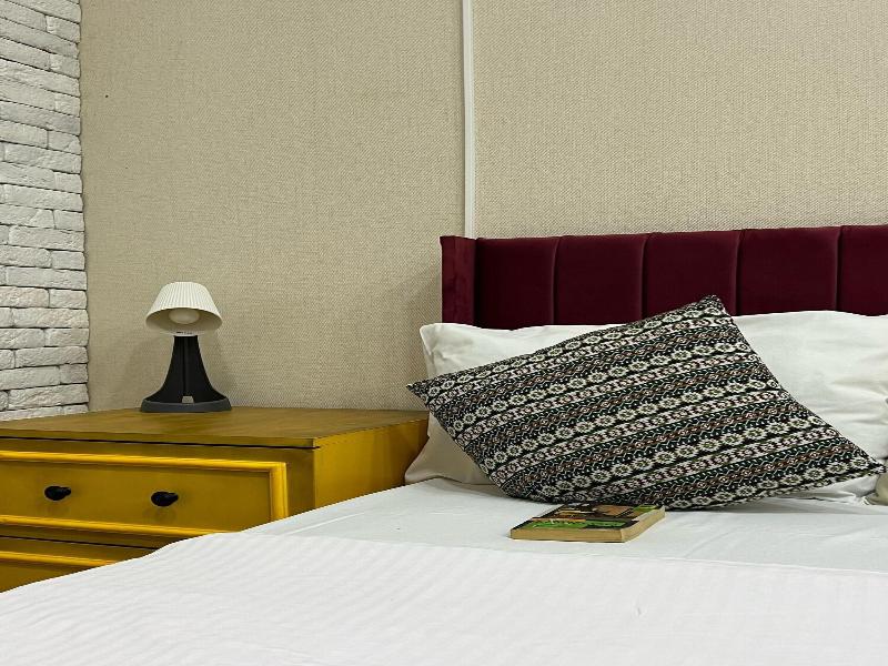 Old Rooms Hotel image