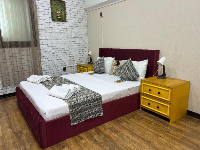 Old Rooms Hotel image