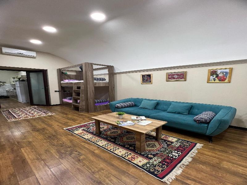 Old Rooms Hotel image