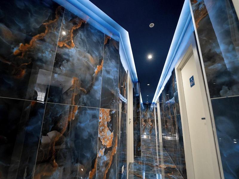 P.c. Boutique De Gasperi By Clapa Group Dislocat image