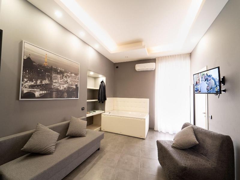 P.c. Boutique De Gasperi By Clapa Group Dislocat image