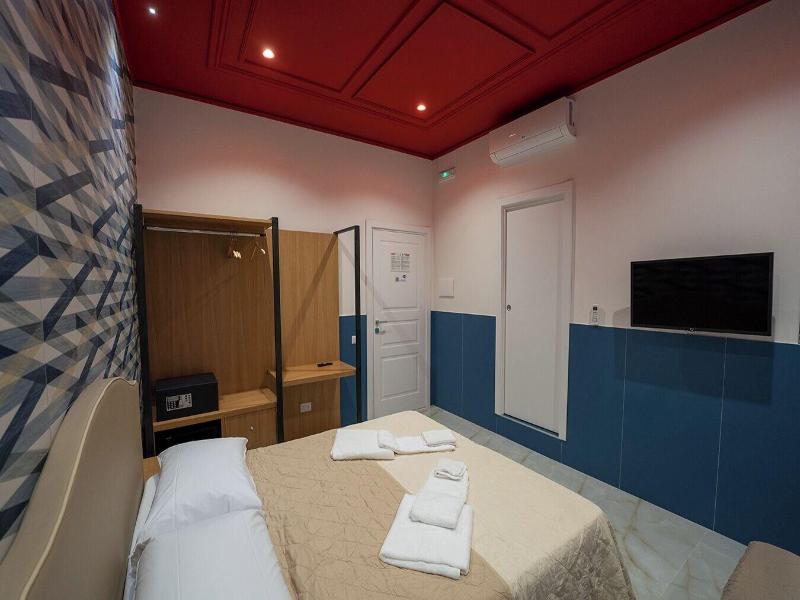 P.c. Boutique De Gasperi By Clapa Group Dislocat image