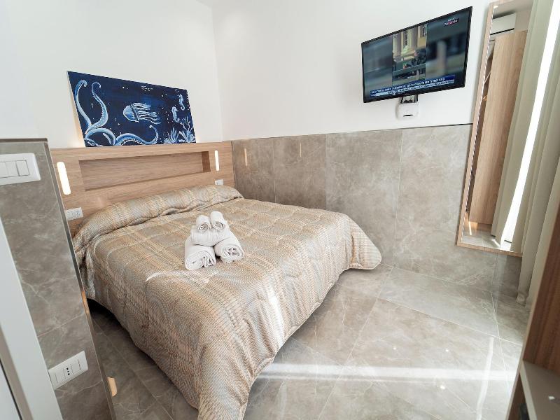P.c. Boutique De Gasperi By Clapa Group Dislocat image