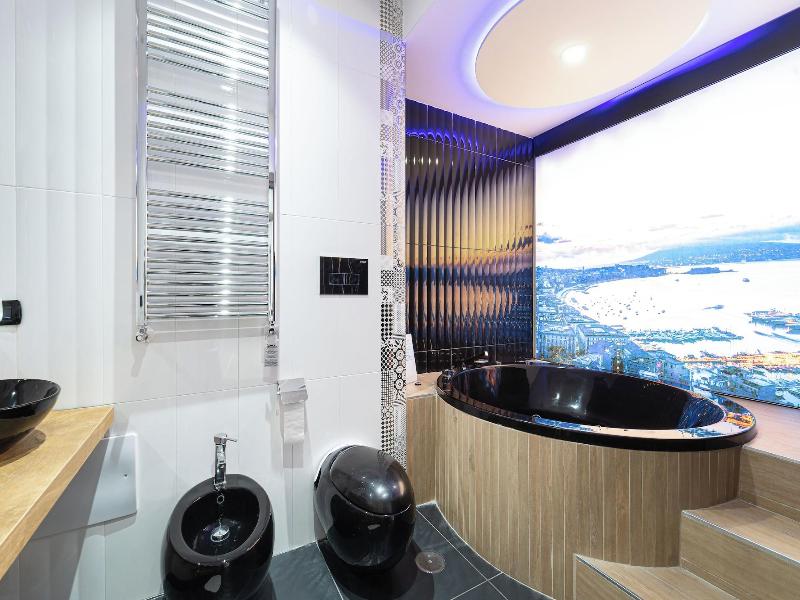 P.c. Boutique De Gasperi By Clapa Group Dislocat image