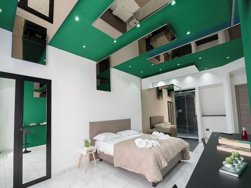P.c. Boutique De Gasperi By Clapa Group Dislocat image