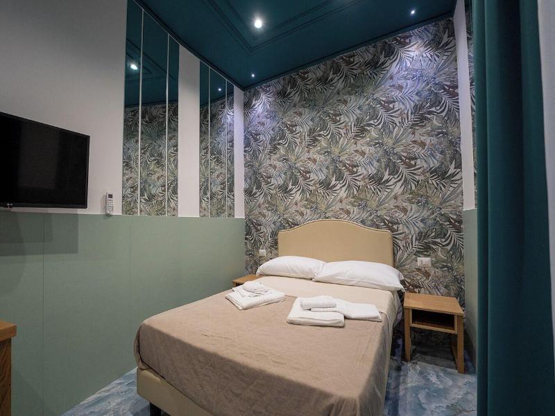 P.c. Boutique De Gasperi By Clapa Group Dislocat image