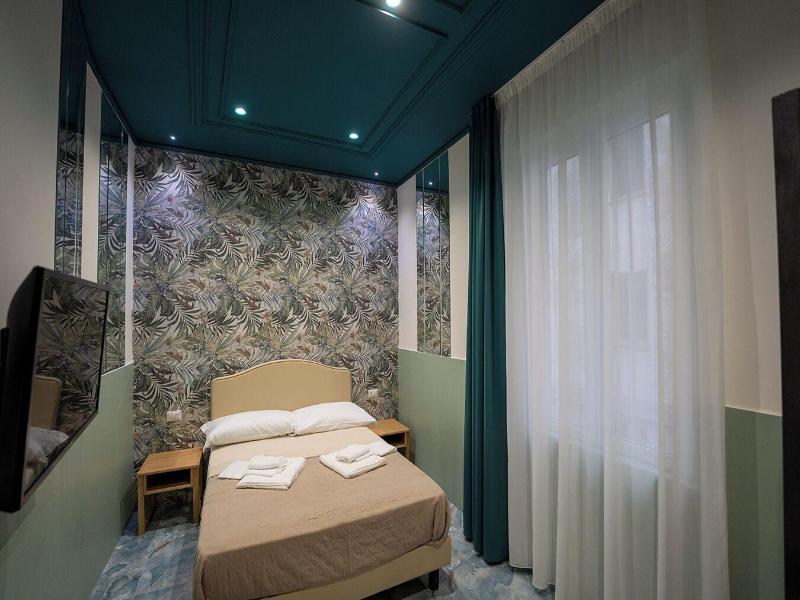 P.c. Boutique De Gasperi By Clapa Group Dislocat image