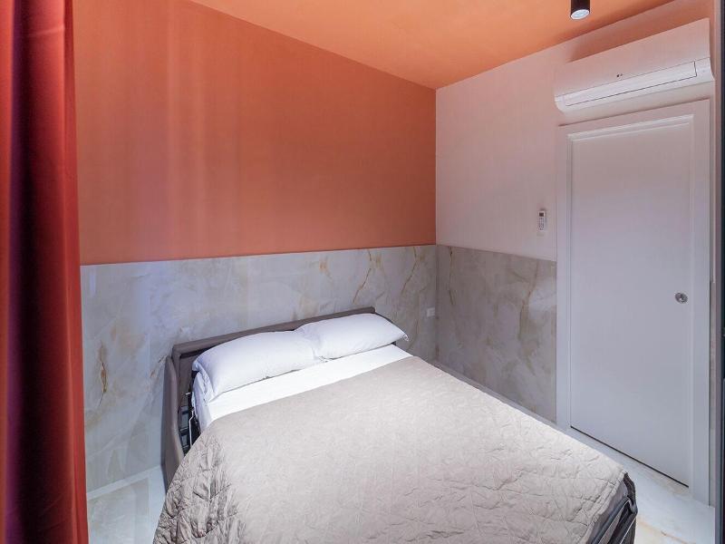 P.c. Boutique De Gasperi By Clapa Group Dislocat image