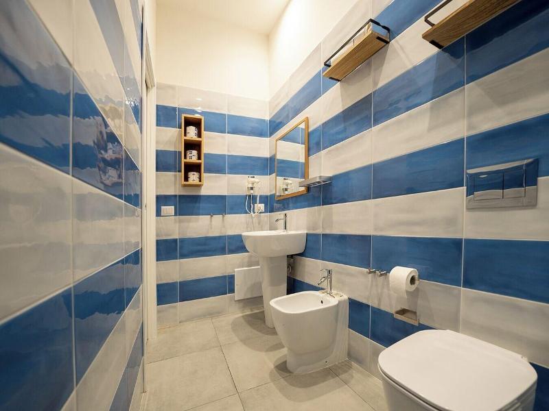 P.c. Boutique De Gasperi By Clapa Group Dislocat image