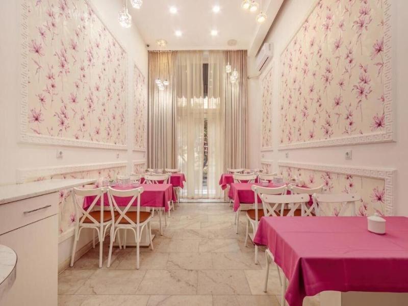 Deluxe Ä°nn Hotel Baku image