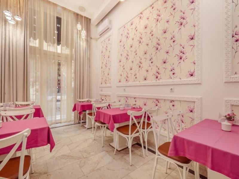 Deluxe Ä°nn Hotel Baku image