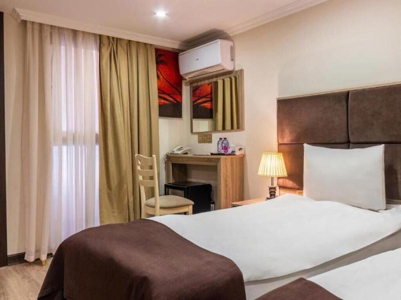 Deluxe Ä°nn Hotel Baku image