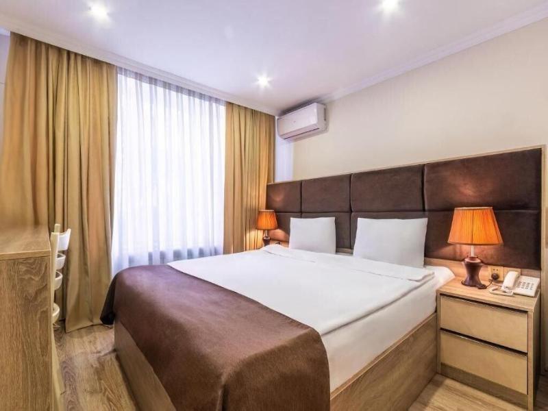 Deluxe Ä°nn Hotel Baku image