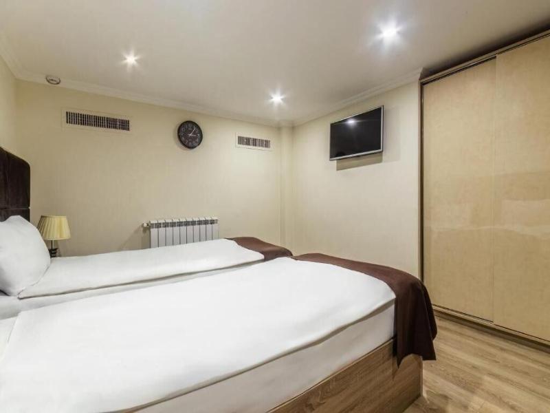 Deluxe Ä°nn Hotel Baku image
