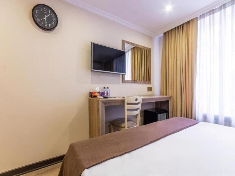 Deluxe Ä°nn Hotel Baku image
