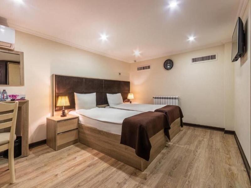 Deluxe Ä°nn Hotel Baku image