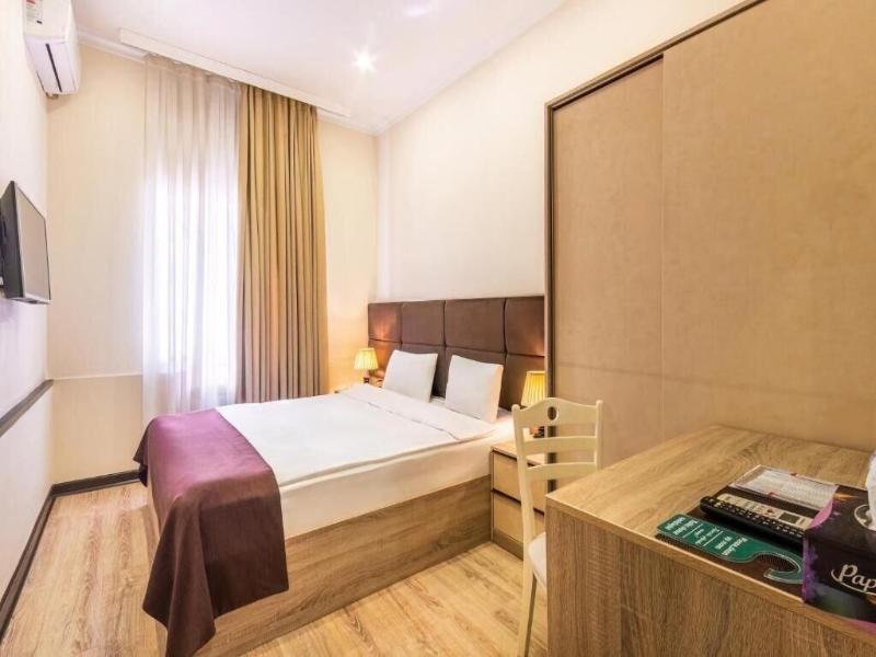 Deluxe Ä°nn Hotel Baku image