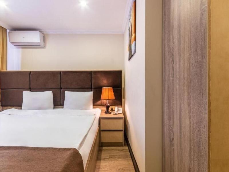 Deluxe Ä°nn Hotel Baku image