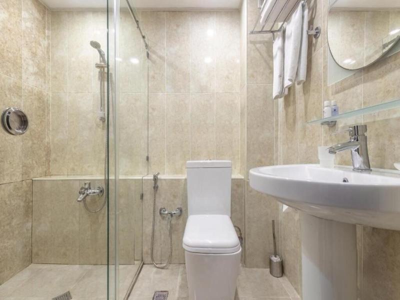 Deluxe Ä°nn Hotel Baku image