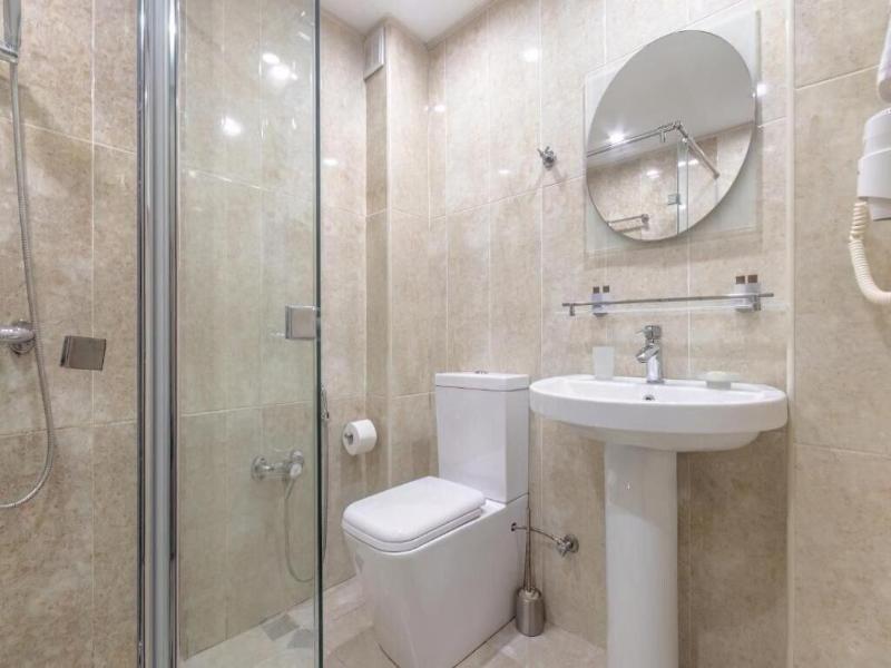 Deluxe Ä°nn Hotel Baku image