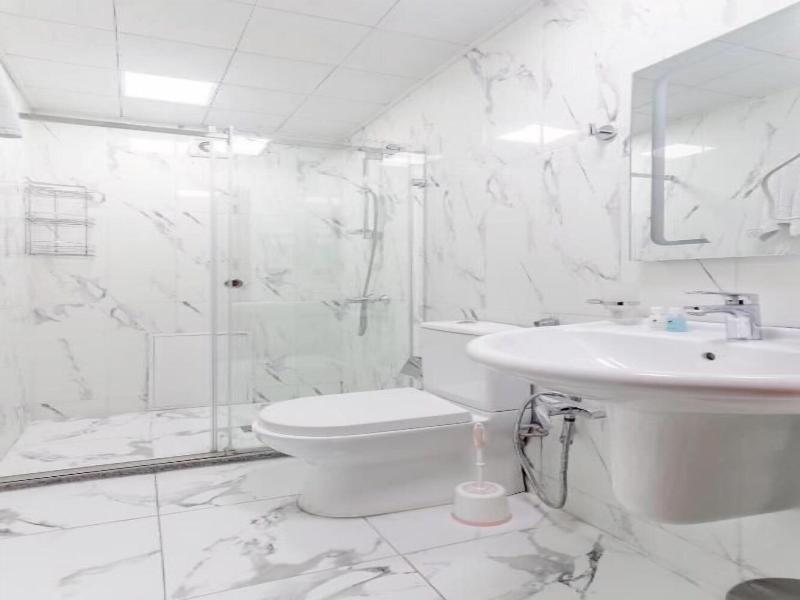 Deluxe Ä°nn Hotel Baku image