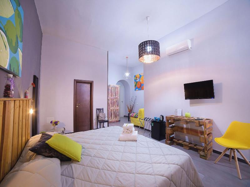 H.r. Boutique Porto Napoli Centro By Clapa Group image
