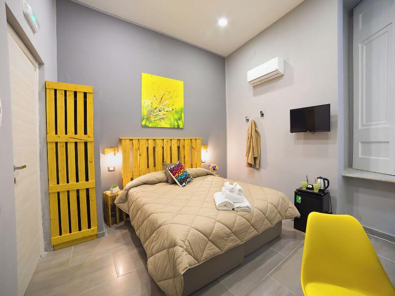 H.r. Boutique Porto Napoli Centro By Clapa Group image