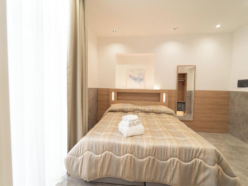 H.r. Boutique Porto Napoli Centro By Clapa Group image