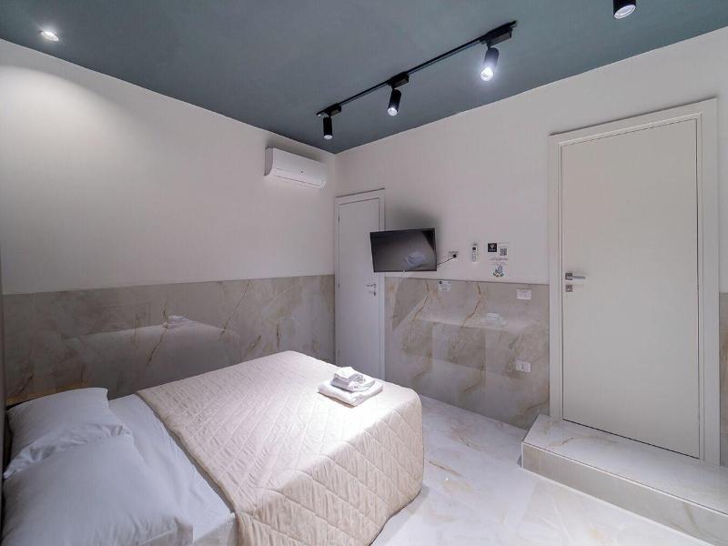 H.r. Boutique Porto Napoli Centro By Clapa Group image