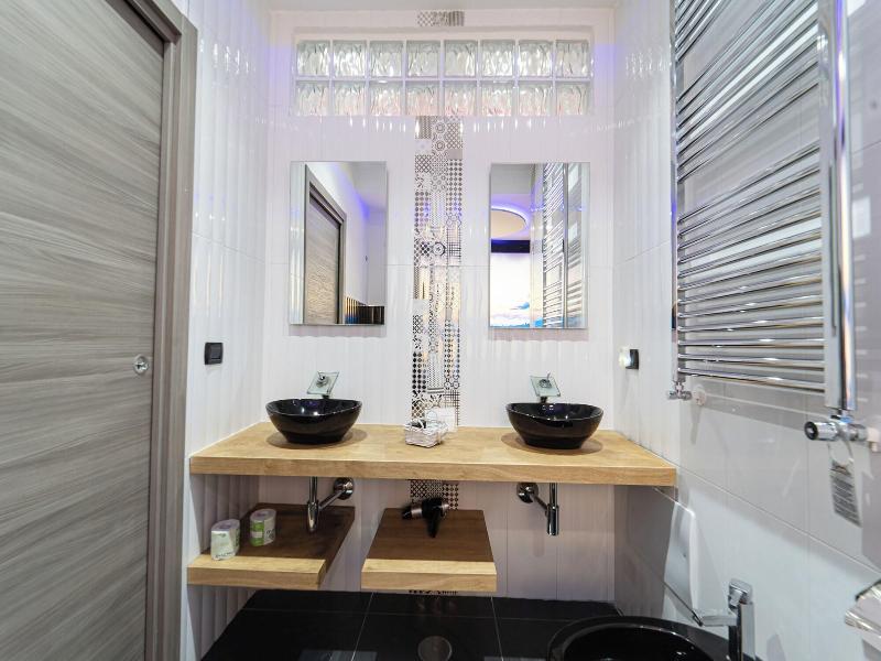 H.r. Boutique Porto Napoli Centro By Clapa Group image