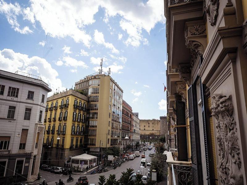 H.r. Boutique Porto Napoli Centro By Clapa Group image
