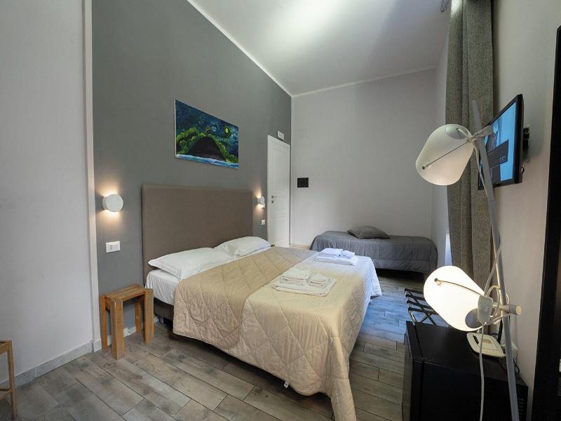 H.r. Boutique Porto Napoli Centro By Clapa Group image